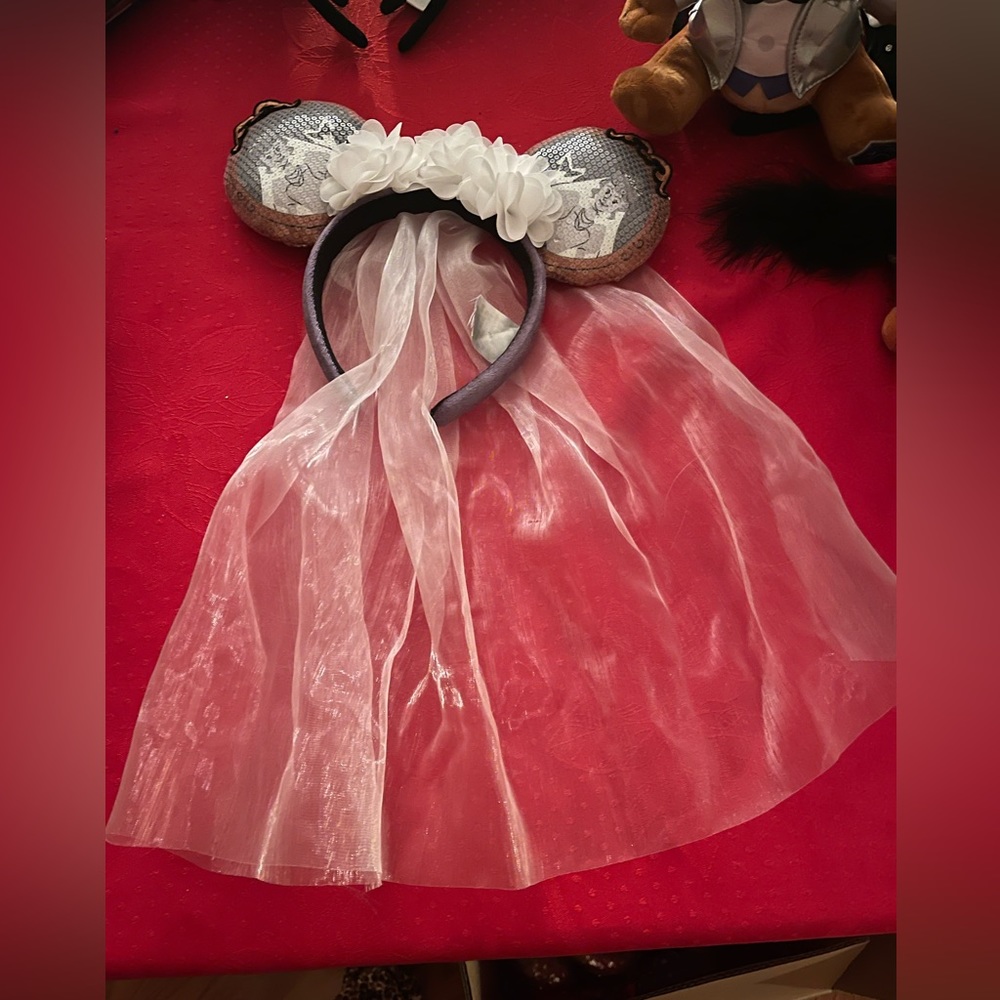 Disney parks Haunted Mansion bride veil ear headband. Halloween